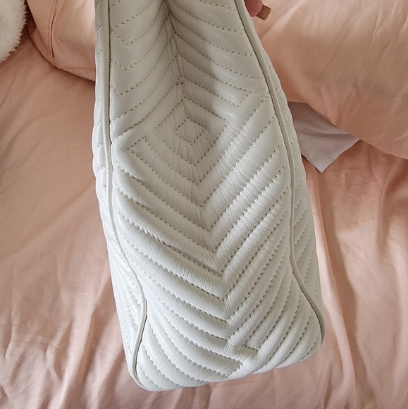 BALLY Manuela Diamond Quilted Handbag White Leather with Logo Tassel Charm - Picture 15 of 16